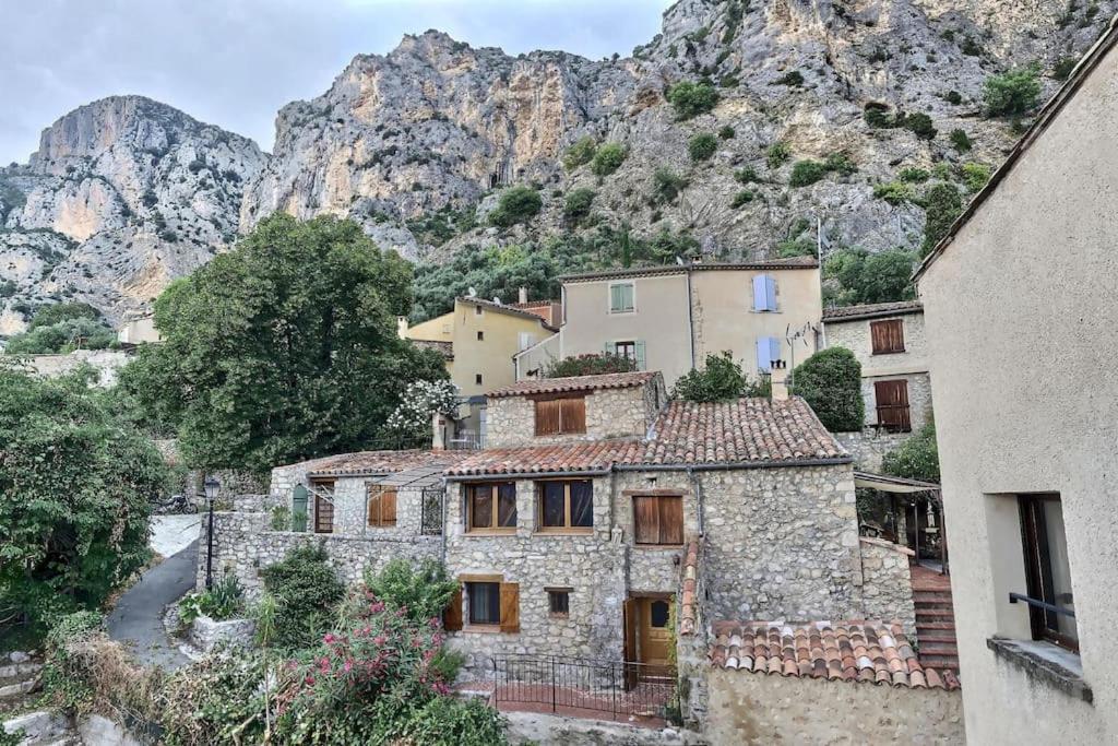 Studio Vue Sur La Roche, Au Calme Moustiers #1公寓 外观 照片